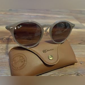 Unisex Ray Bans RB4259- Light Brown - Like New